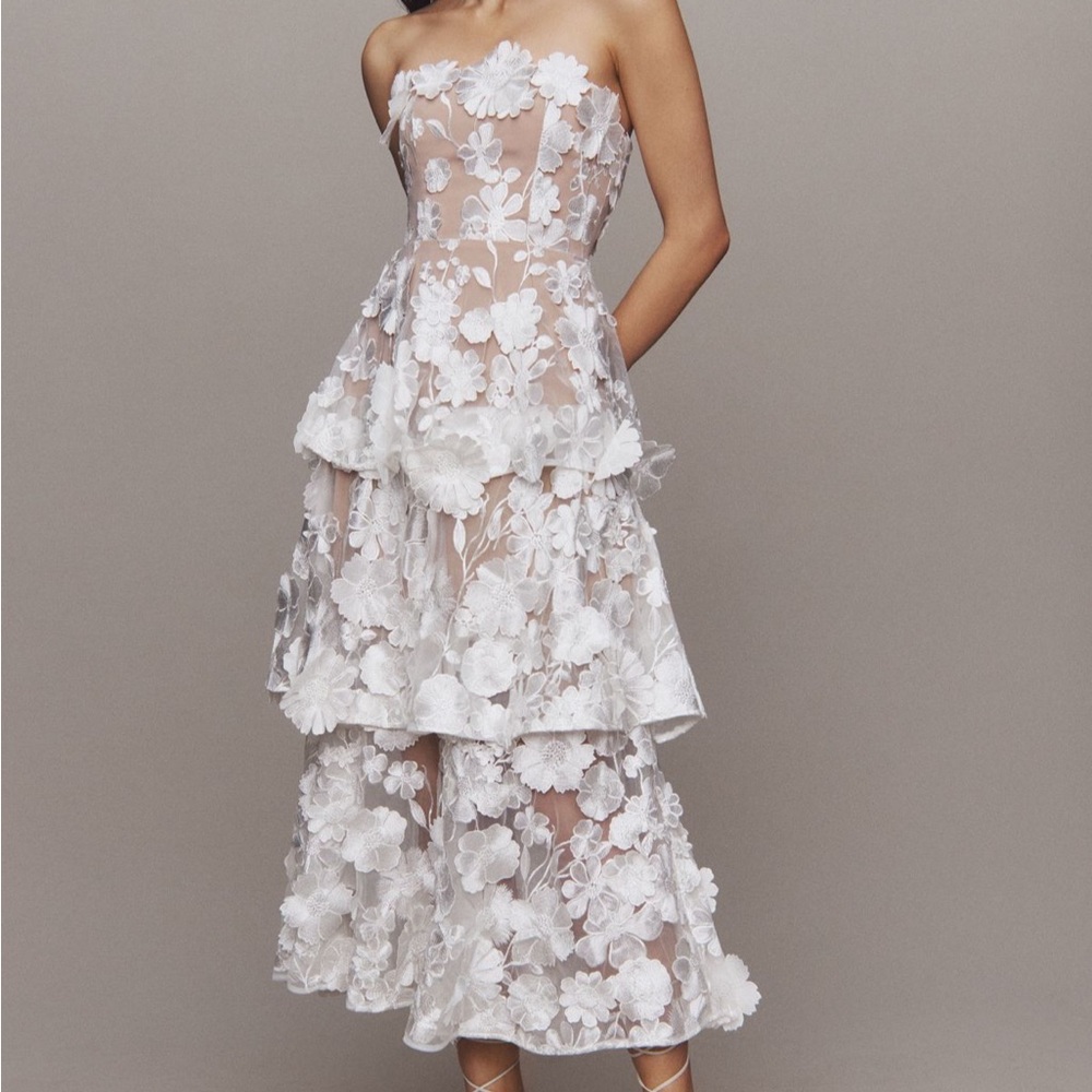 Elliatt Selene White Floral Tierd Dress